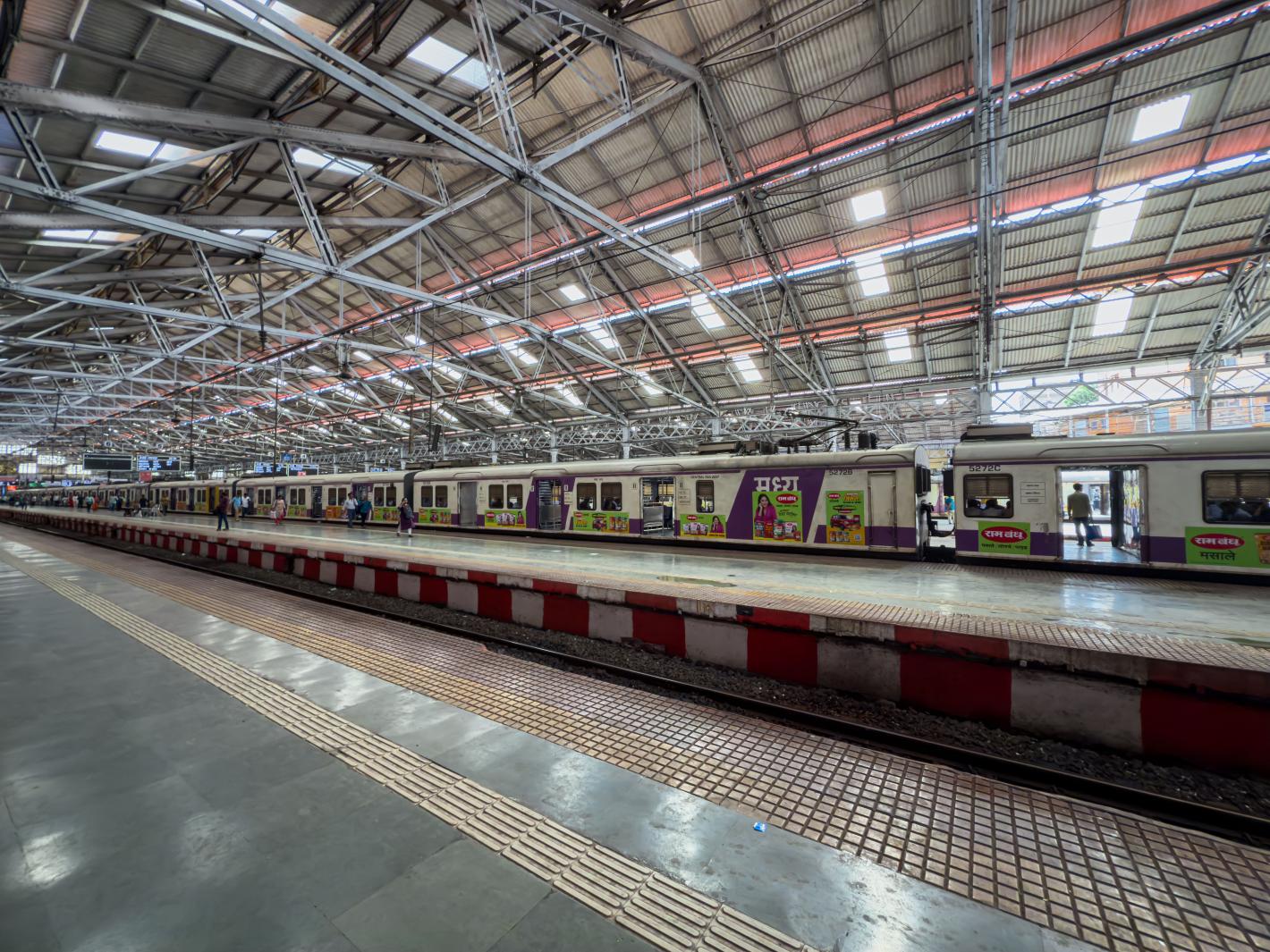 Най-впечатляващата гара в света - като палат е