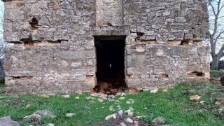 Мистичната Пуста църква пази тайните на Северозапада от 800 години