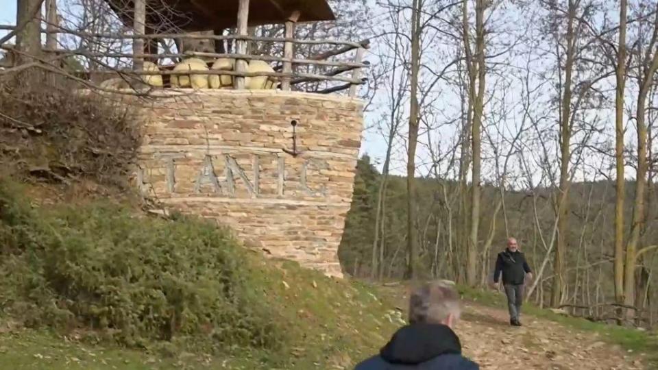 "Титаник" възкресява българско село с двама жители