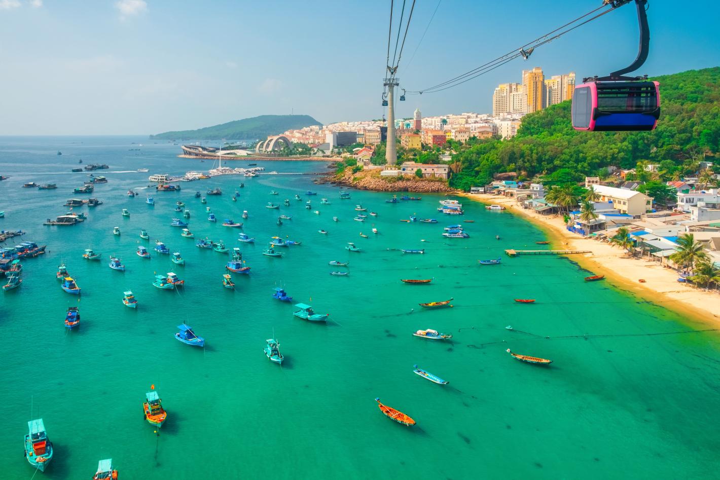 Известна певица се отврати от Виетнам: Пълно е с боклук и руснаци