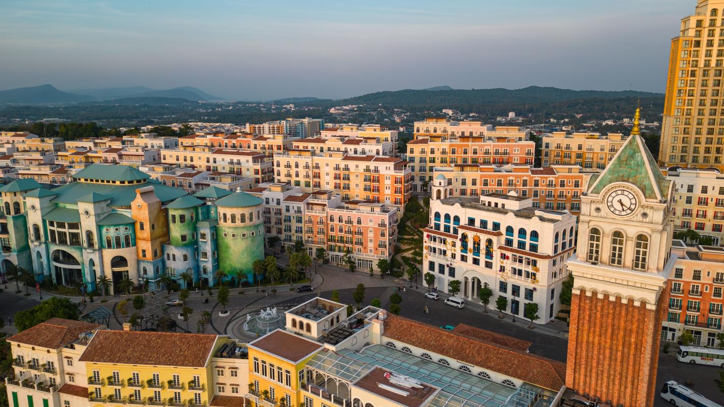 Известна певица се отврати от Виетнам: Пълно е с боклук и руснаци