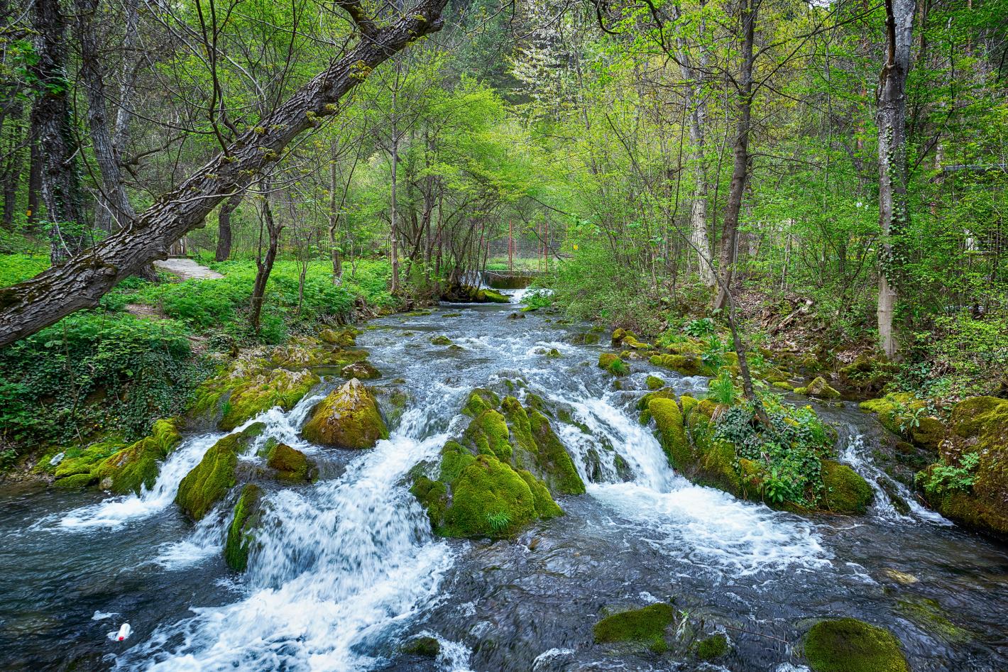 Злостен крие тайни входове, а водата изхвърля стари монети