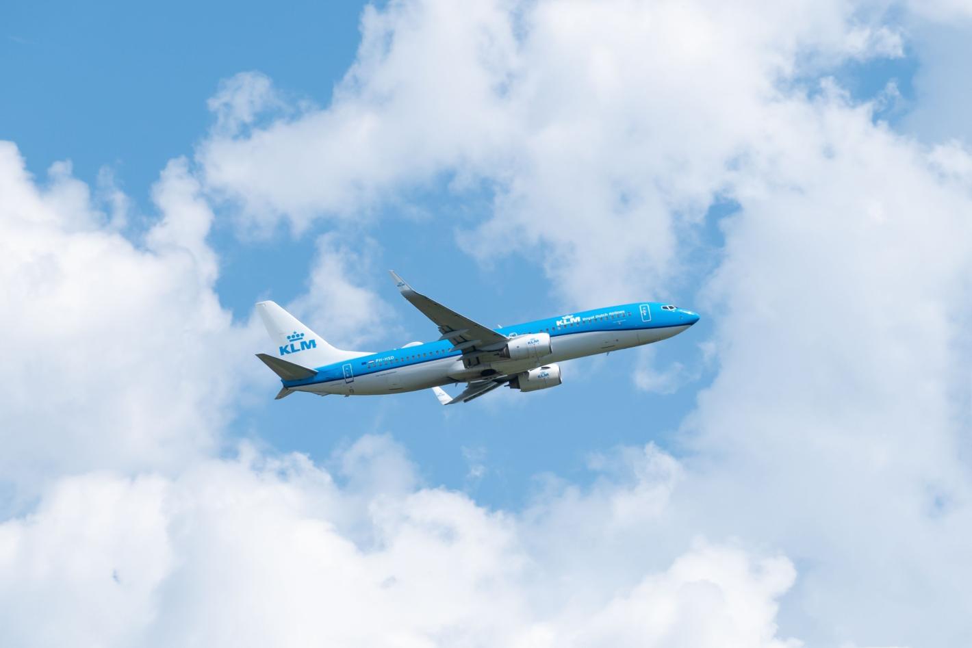 Пътуванията поскъпват: KLM и Air France добавят 50 евро към билетите за дълги полети