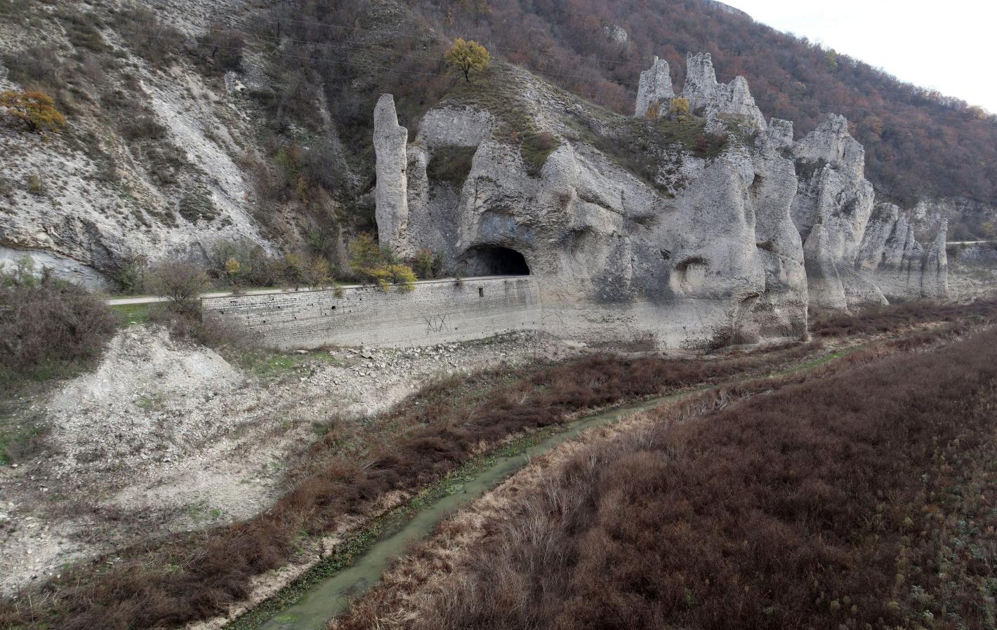 Дъждовете разкриха красотата на Чудните скали