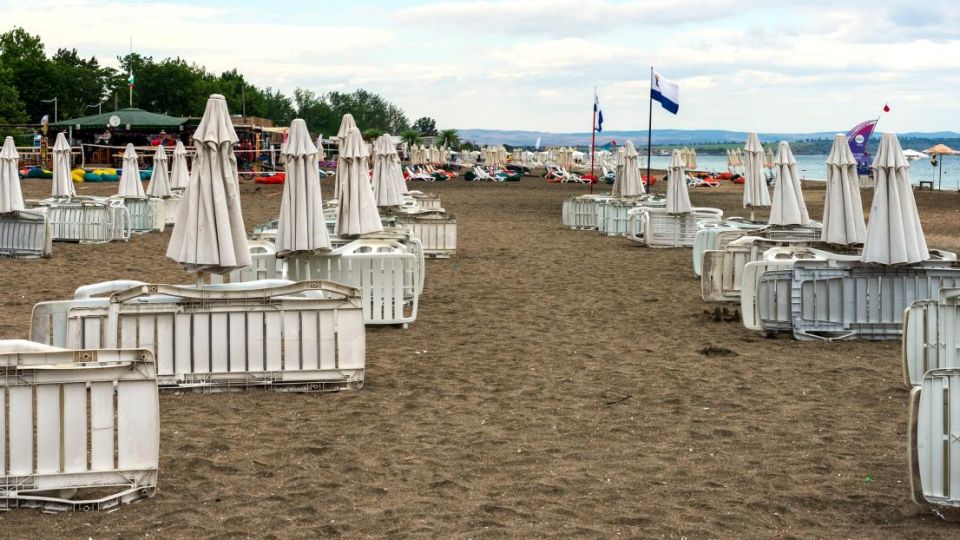 Цените за БГ плажа са готови: 5 евро чадър, 5 евро шезлонг