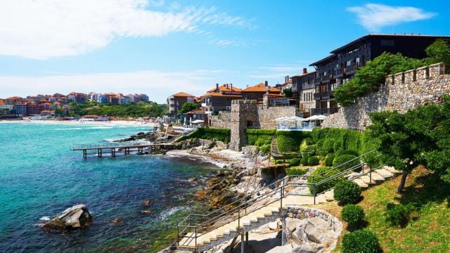 Цените по морето чупят зъби: 9 евро за таратор, 10 евро за супа! Започват масови проверки