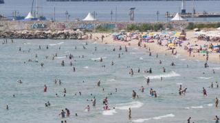 Екоминистърът: Морската вода по Черноморието е чиста, въпреки сигналите за мазутни петна