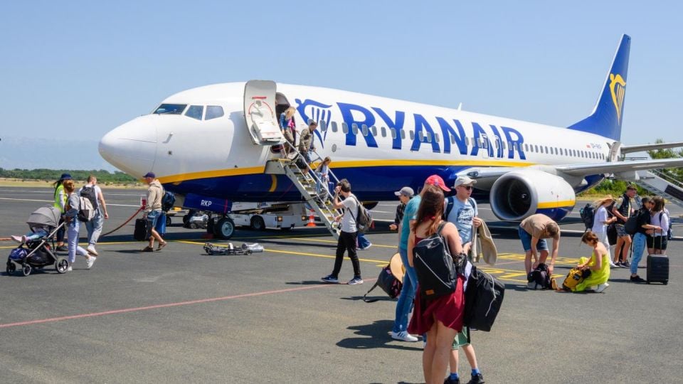 Ryanair: Туристически сайтове надуват цените до 109% над официалните
