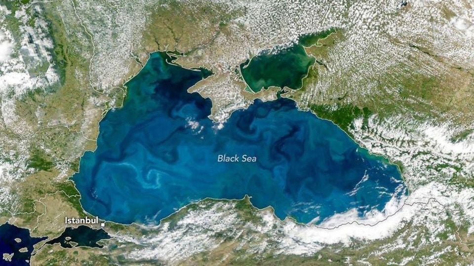 НАСА обясни тюркоазения цвят на Черно море, който се вижда от космоса