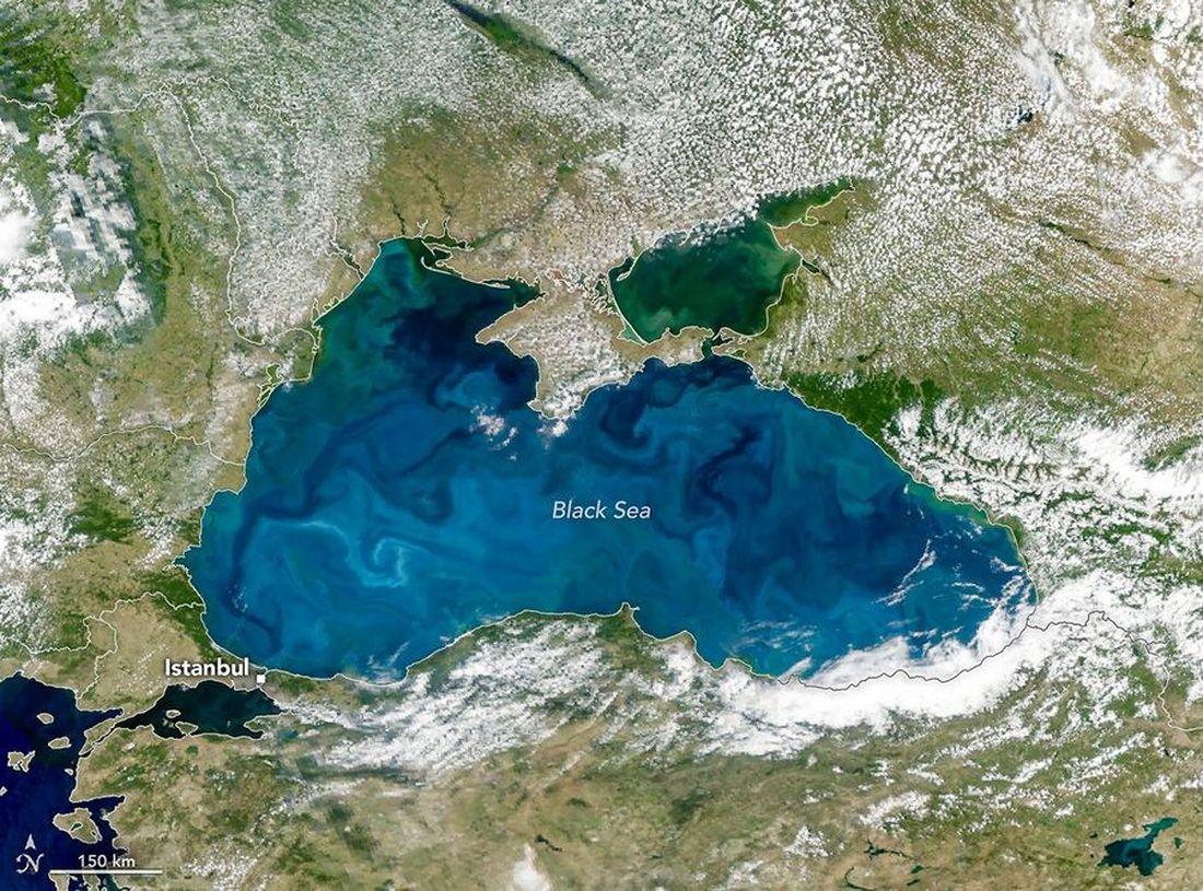 НАСА обясни тюркоазения цвят на Черно море, който се вижда от космоса