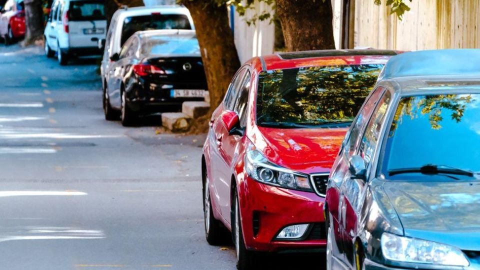 Скъпо паркиране в Созопол: 16 евро на денонощие за автомобил