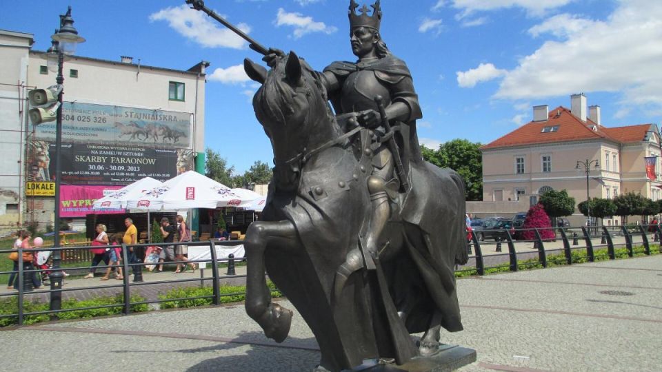 15 души починаха след отварянето на 500-годишната гробница на полския крал Казимир IV Ягелон: Науката разкри причината
