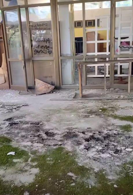 Изоставеният младежки център в Приморско събра хиляди коментари с носталгия и гняв