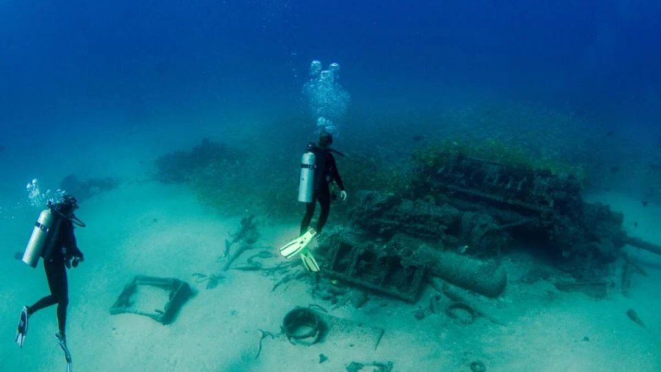 Край остров Андрос откриха потънал древногръцки кораб с непокътнат товар