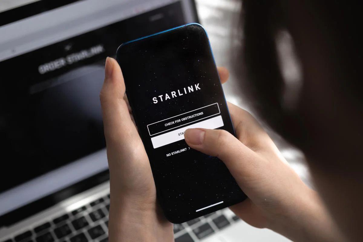 Starlink на Илон Мъск вече осигурява Wi-Fi на над 1400 търговски самолета