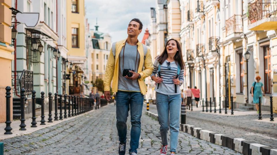 Новите капани за туристи: От фалшиви гидове до измами с изкуствен интелект