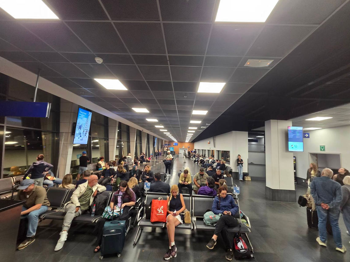 12 евро ваучер и пълно мълчание: Полет на Wizz Air от Белгия до Варна закъсня с повече от 7 часа
