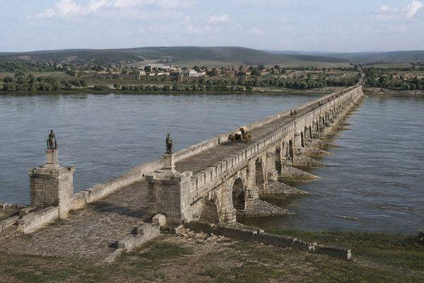 Пресъхналата река Дунав разкри тайни за строителството на древния Константинов мост