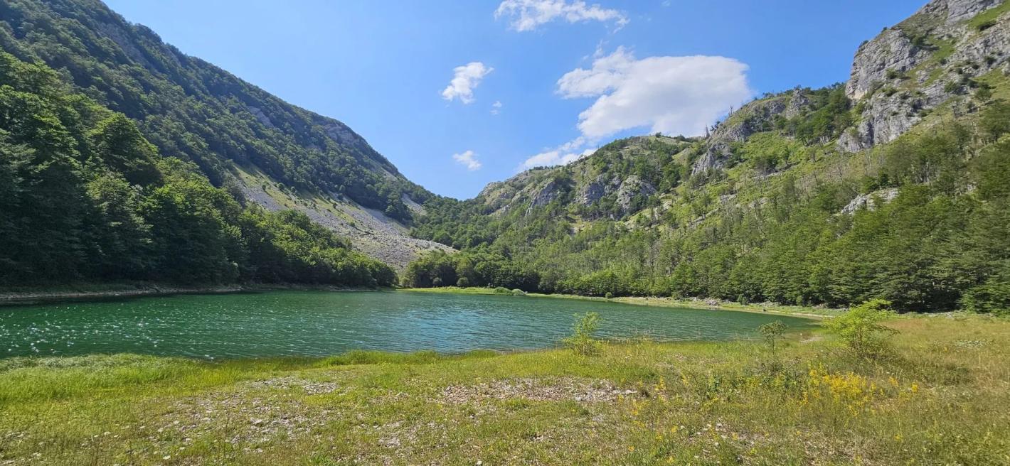 Потопен преди 51 г. град изплува от езеро в Черна гора