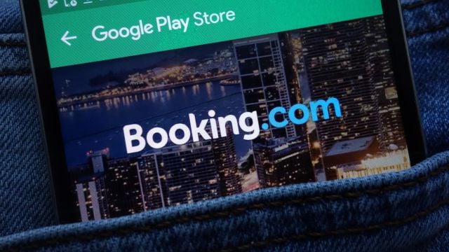 Разследват Booking.com за фалшиви обяви