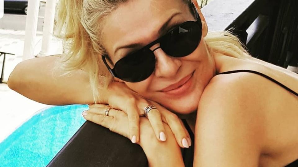 Горещо! Гала лъсна по цици  СНИМКИ 18+