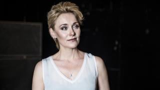 Койна Русева цъфна по голи гърди на СНИМКА 18+