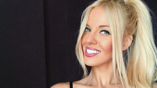 Натали Трифонова е бременна? Пусна се по бански в Гърция и показа... СНИМКА 18+