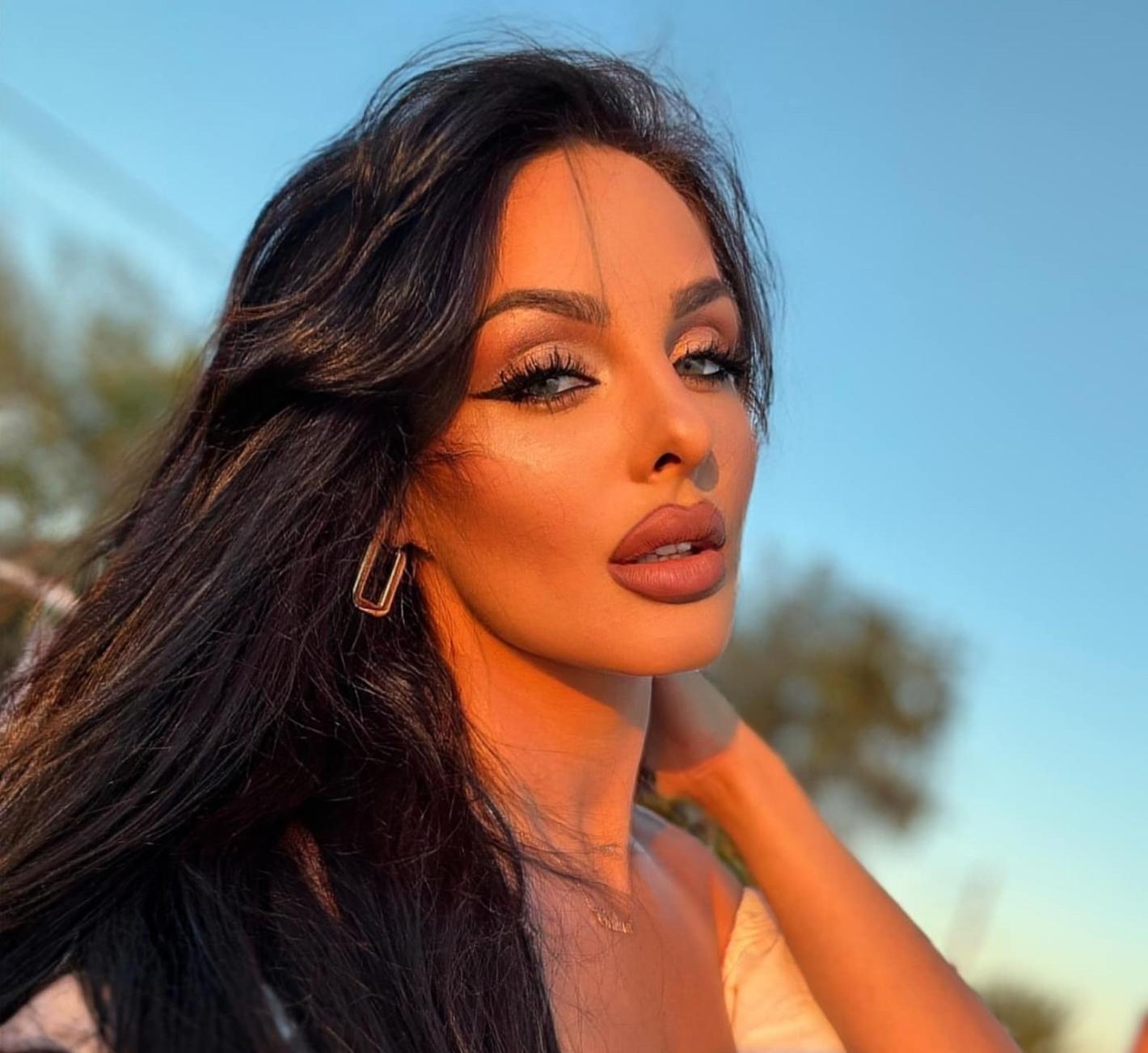 Ето кой купи тази скъпа нова кола на Симона Загорова СНИМКИ