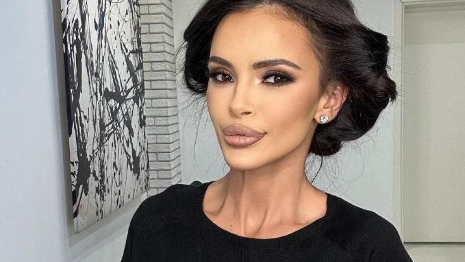 Мария показа горещи снимки на новия си млад любовник