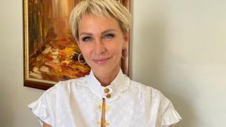 Нана Гладуиш с цицина като тенис топка след падане по време на обиколка из три континента Видео