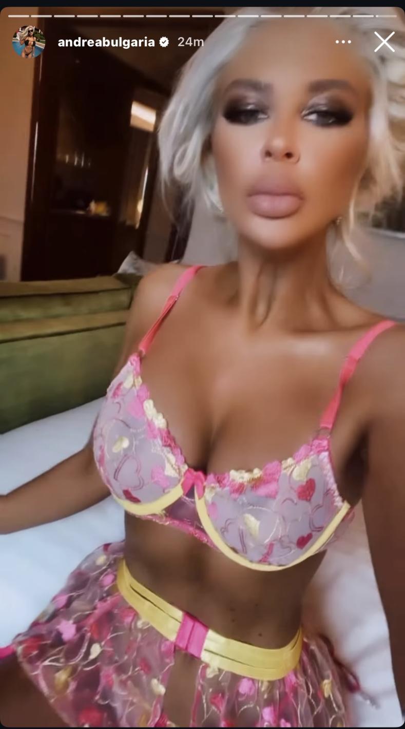 Андреа се показа по бельо, досущ като актриса от порно филм СНИМКИ 18+