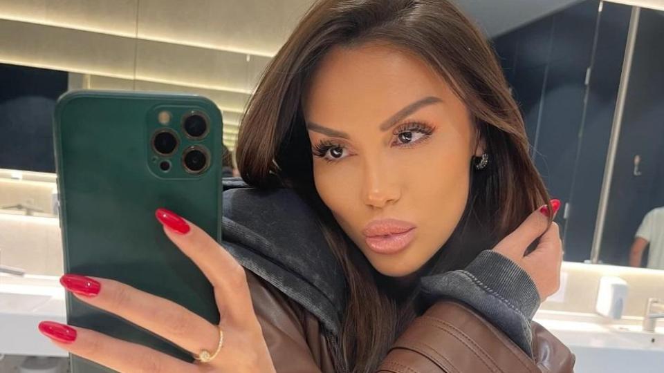 Моника Валериева си показа гърдите навръх РД-то си СНИМКИ 18+