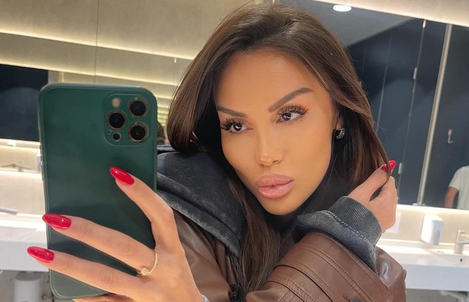 Моника Валериева си показа гърдите навръх РД-то си СНИМКИ 18+