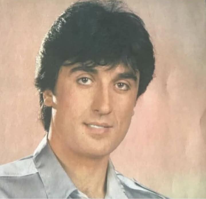 Жестока гавра със СНИМКА на Веселин Маринов от младите му години подпали мрежата