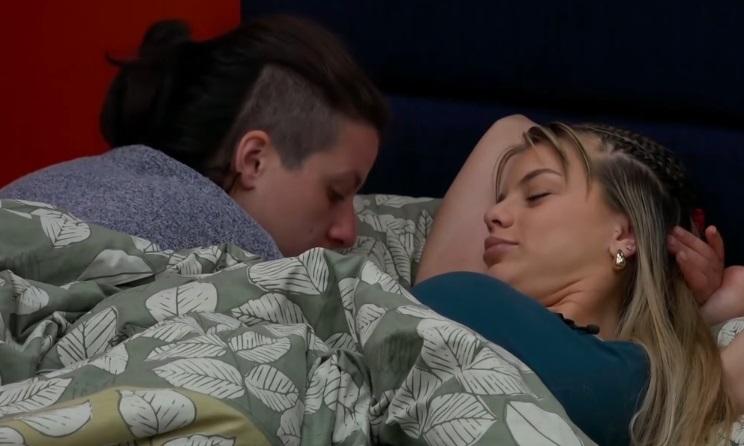 Шок! Лесбийките от "Хелс Китчън" се награбиха пред камерите, стана страшно СНИМКА