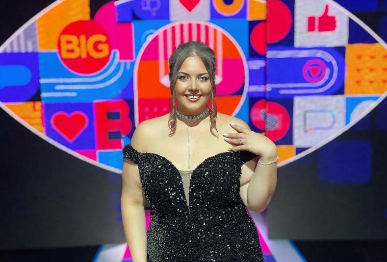 На това му се вика голямо дупе! Брадърката Веселка показа голия си задник СНИМКА 18+