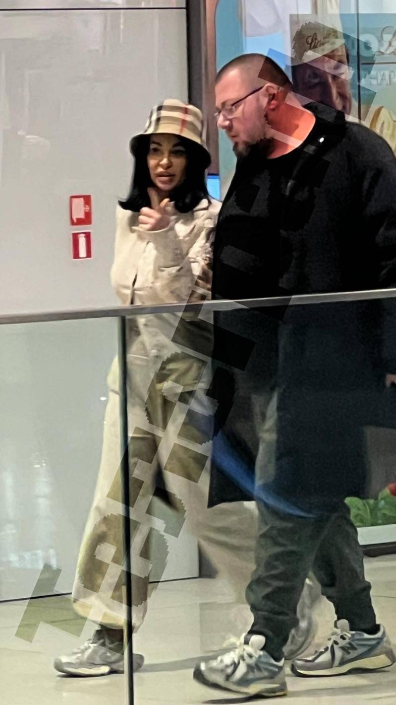 След развода със Светлана: Спипаха Гущеров в опасна близост с тази жена ПАПАРАШКА СНИМКА