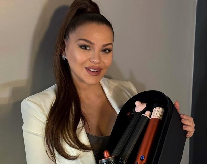 ДесиСлава показа порасналата си внучка СНИМКА