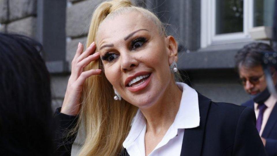 Луна си купи апартамент на Босфора