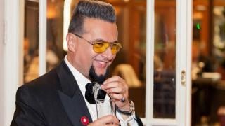 Евгени Минчев припадна пиян в центъра на София ВИДЕО