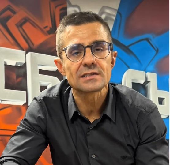 Андрей Арнаудов показа тяло на фитнес звяр край басейна – феновете му онемяха СНИМКА