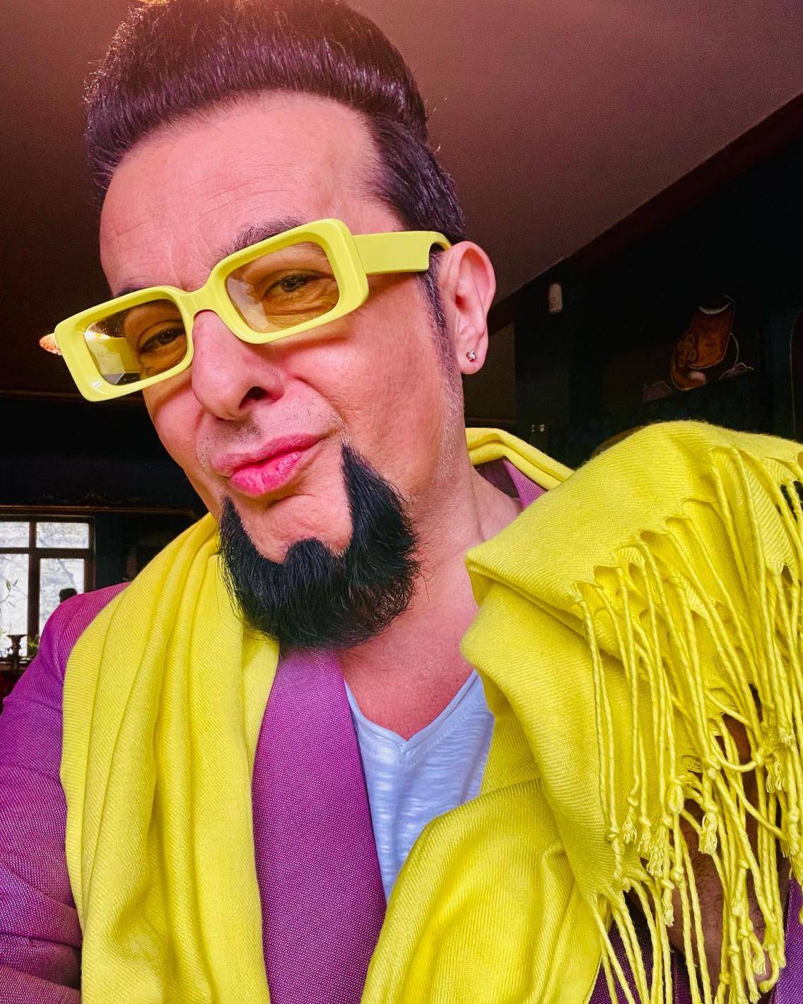 След скандала: Евгени Минчев бяга от България с младо лъвче СНИМКИ