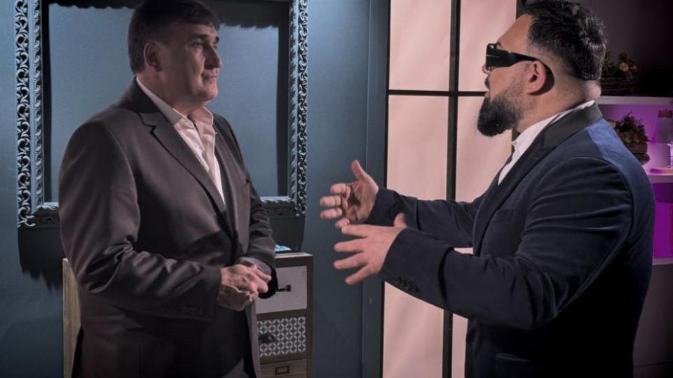 Веселин Маринов разкри гореща новина за жената до себе си