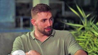 Фенки нападнаха Ергена Виктор на щуро парти СНИМКИ