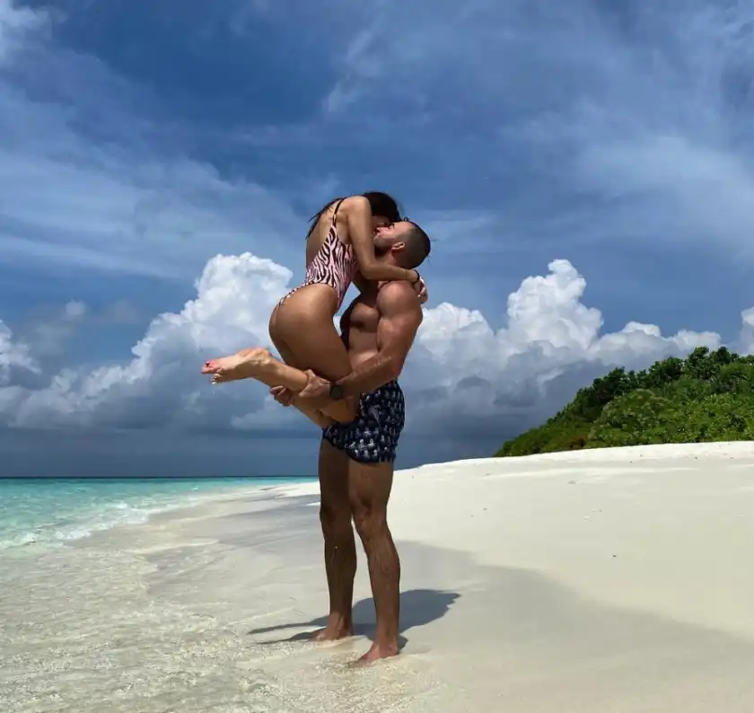 Ето кой бизнесмен е платил операциите на Даниела от "Ергенът" СНИМКИ