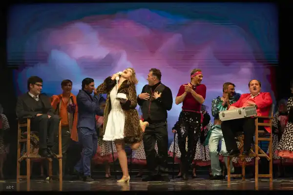 Бременната Натали Трифонова сама представи заместничката си СНИМКИ