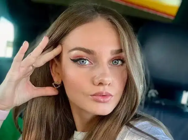 Майката на Нанси Карабойчева се оказа голяма красавица СНИМКА