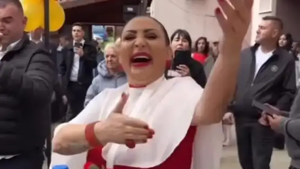 Софи Маринова вдигна шумна сватба ВИДЕО