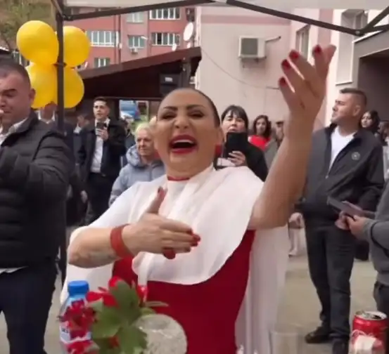 Софи Маринова вдигна шумна сватба ВИДЕО