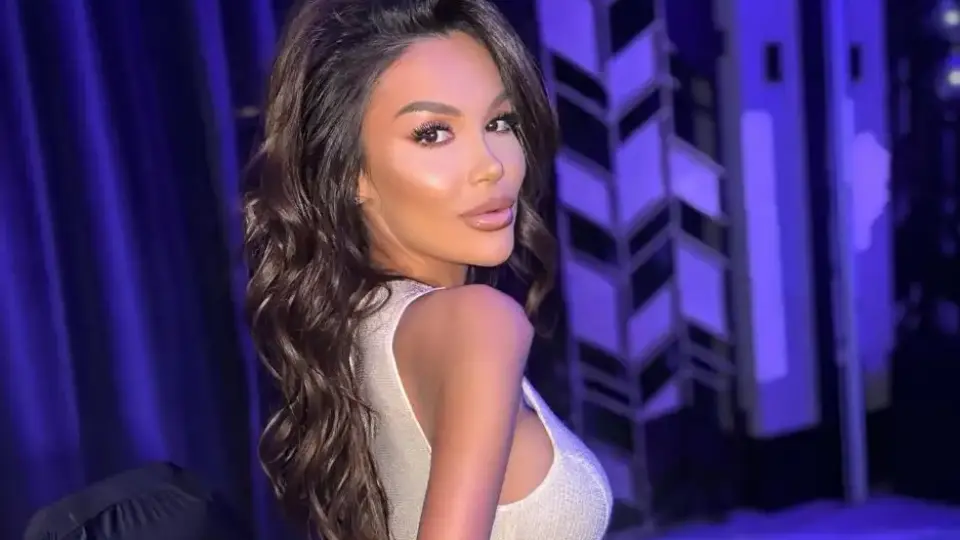 Опа! Моника Валериева лъсна по прашки СНИМКИ 18+